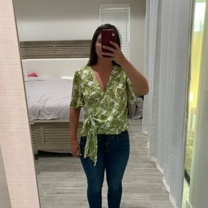 SOLD **** Francesca’s green side tie wrap blouse